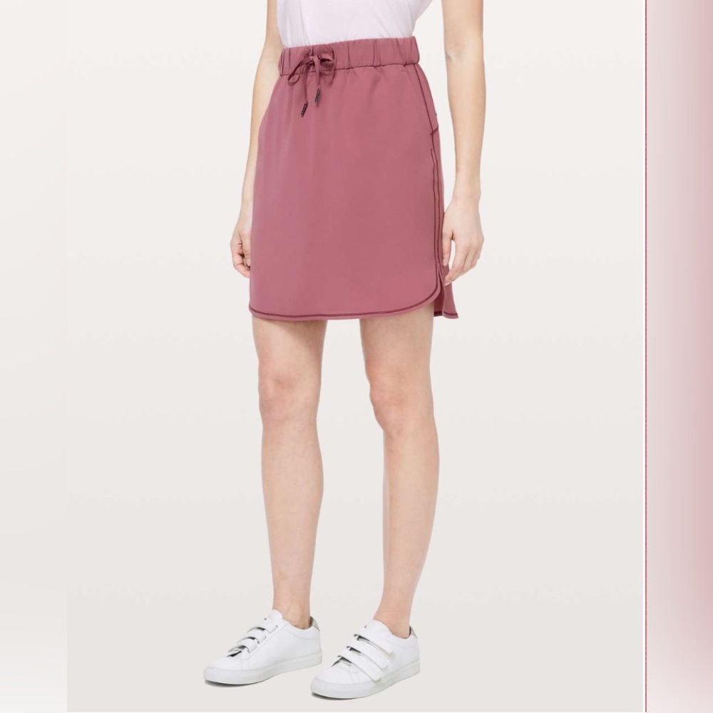 Lululemon On the Fly Skirt Size 6 Misty Merlot